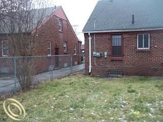 5th image of 18645 Sussex St