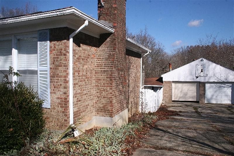 2nd image of 340 Locust Dr