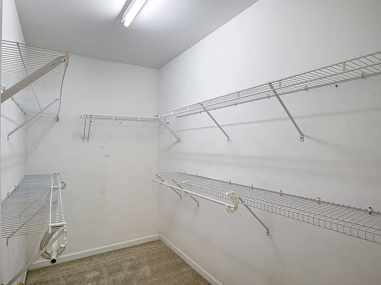 2103 Templeton Gap Dr — Photo 30