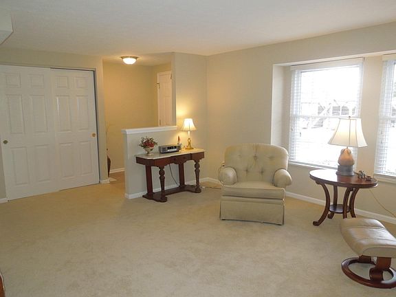4th image of 8045 Highfield Ct
