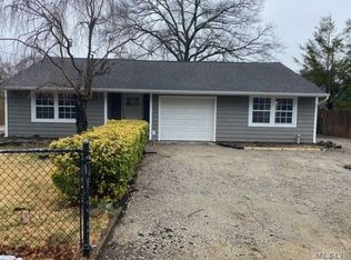 110 Boyle Rd, Selden, NY 11784