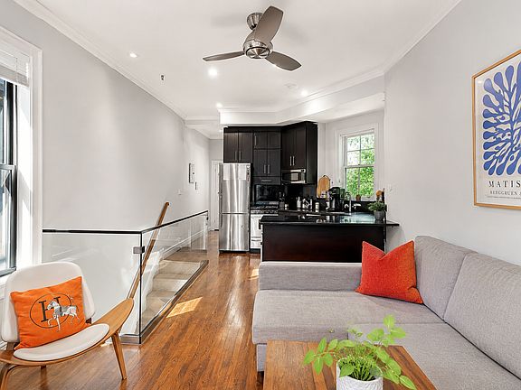 2nd image of 246 Mott St APT 4