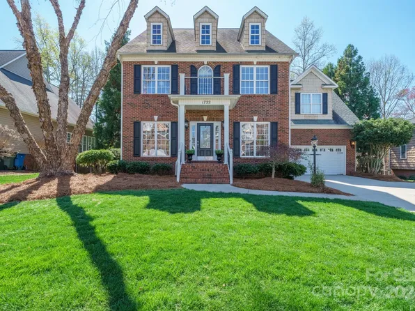 1722 30th Avenue Pl NE, Hickory, NC 28601