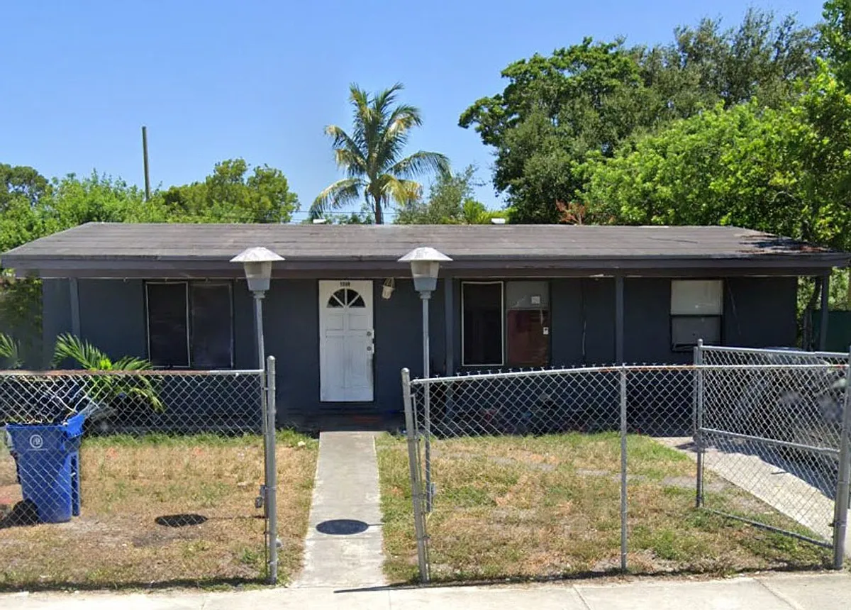 Building Photo - 1306 NW 11th Ct