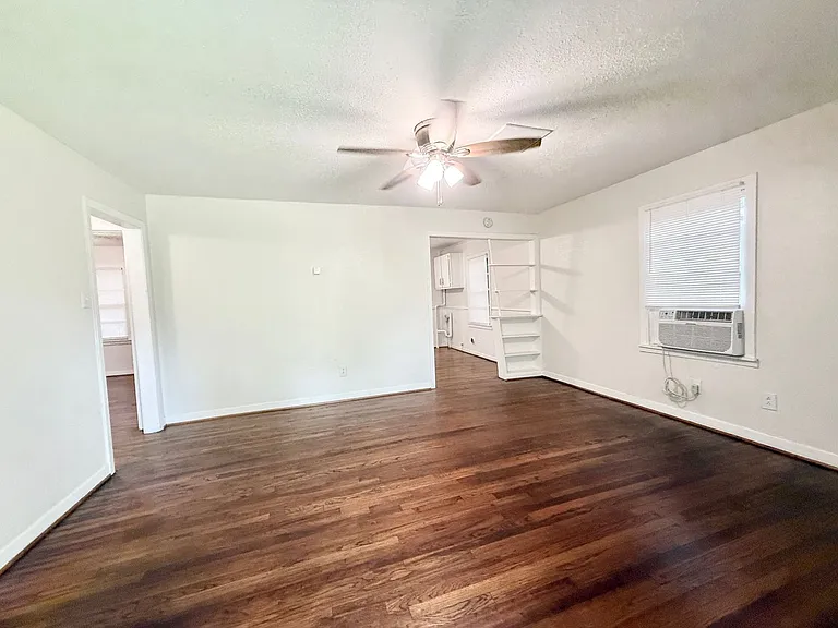 824 S Anderson St — Photo 4