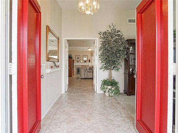 4th image of 709 Laroda Ct