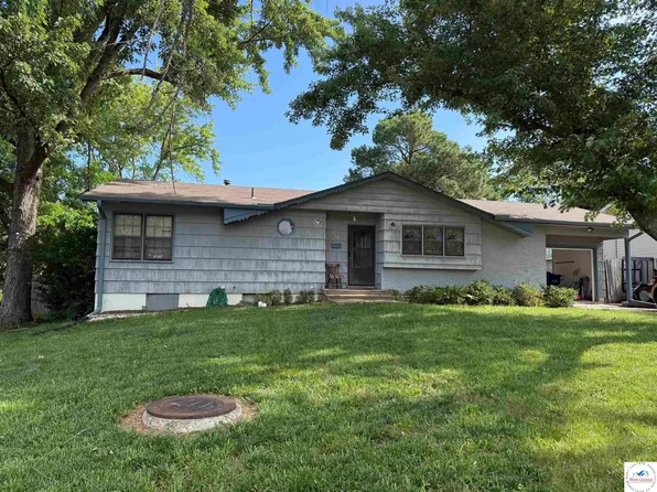 210 Salem Ave, Knob Noster, MO 65336