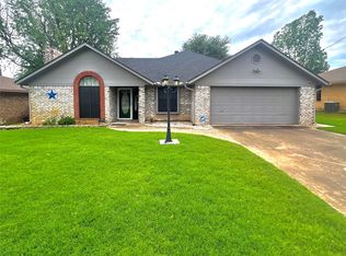 3220 Pine Bluff St, Paris, TX 75460