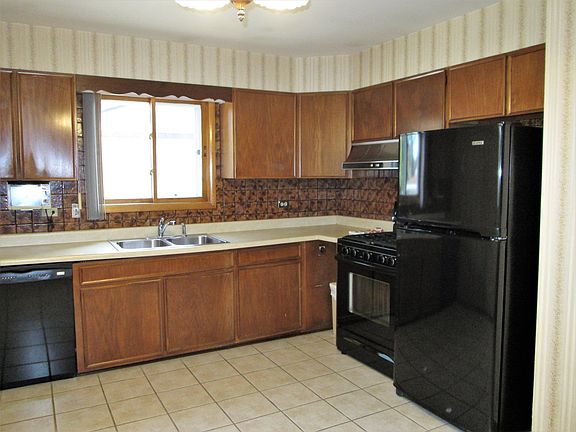 5th image of 8756 S 84th Ave