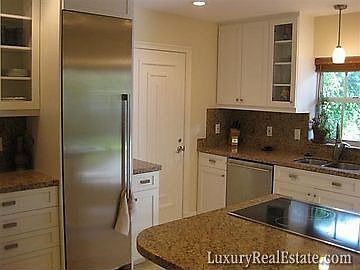 4th image of 201 Bermuda Ln