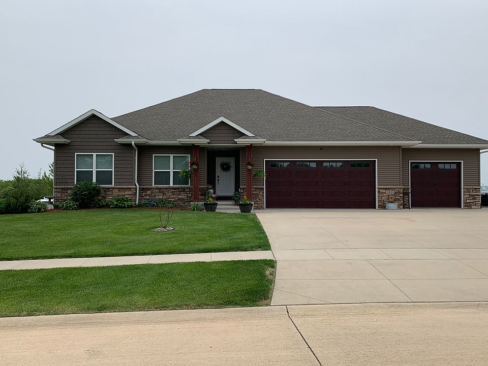 1st image of 2919 Twinmill Dr NE