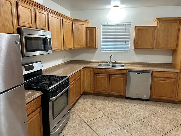 1746 W Thomas Rd — Photo 5