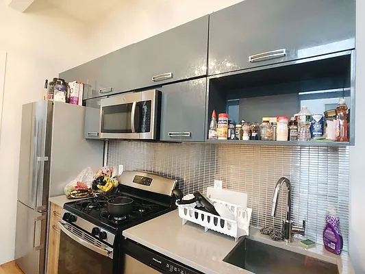 Rented by Manhattan Management LLC | media 34