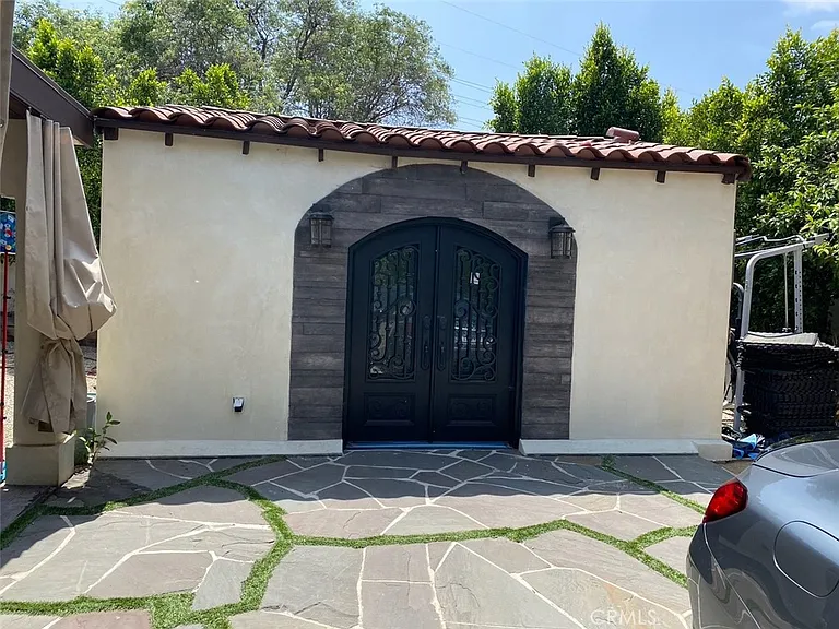 3104 1/2 Hollydale Dr — Photo 3