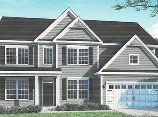 333 Gadson Dr, Hope Mills, NC 28348