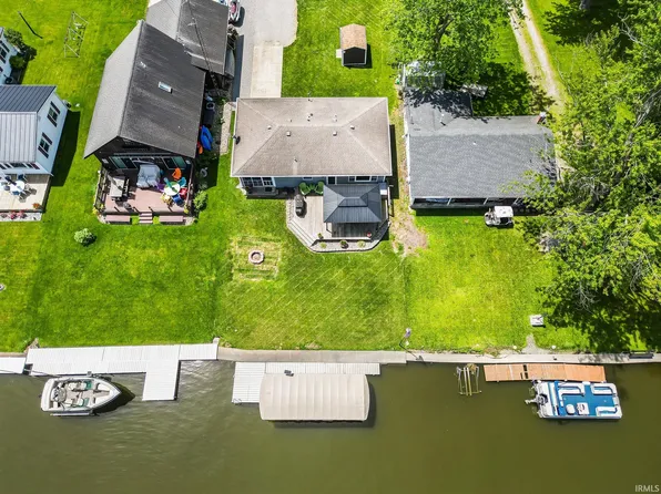 7915 S 140 E, Wolcottville, IN 46795