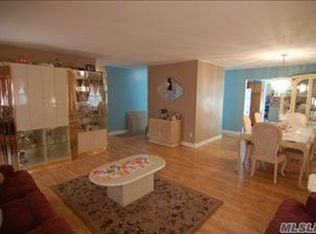 41 Twisting Dr, Lake Grove, NY 11755