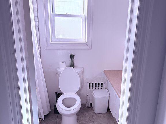 3rd image of 133 Glen Ave #4A