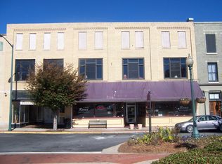 105 E Laurens St, Laurens, SC 29360