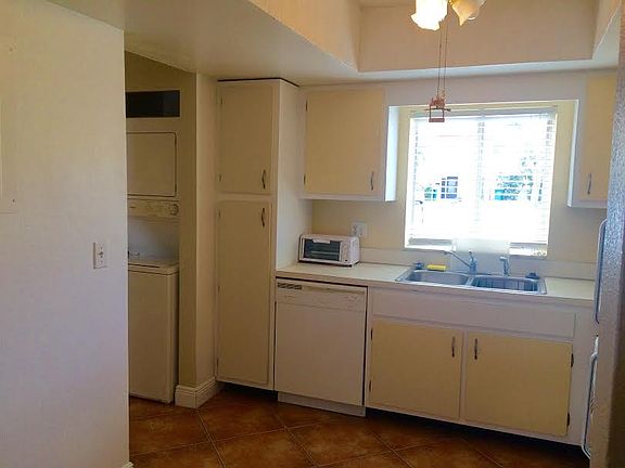 2nd image of 1002 Ashley Ave
