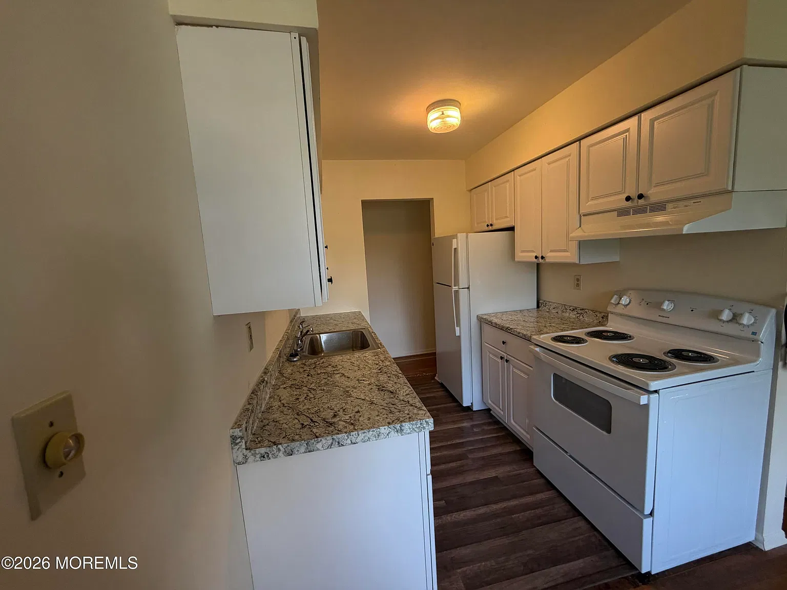 1 bed, 712 sqft, $1,950 — Photo 3
