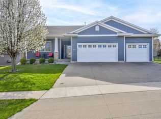 2905 Bullis Dr, Marion, IA 52302