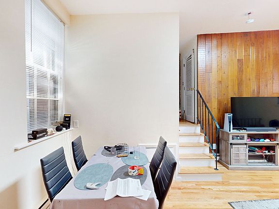 3rd image of 277 Marlborough St #7