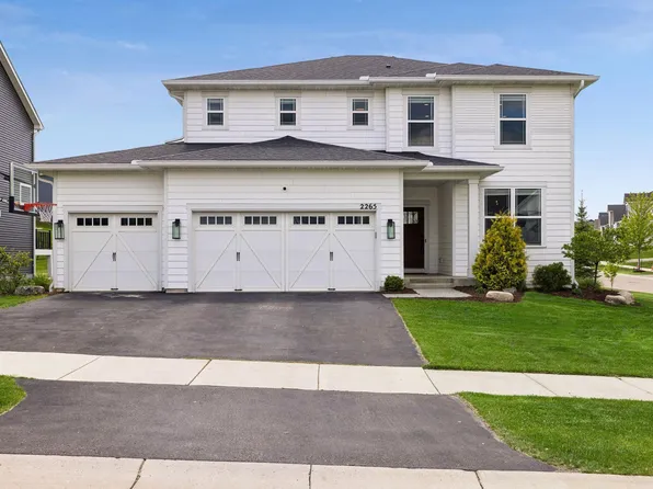 2265 Creekview Dr, Victoria, MN 55386