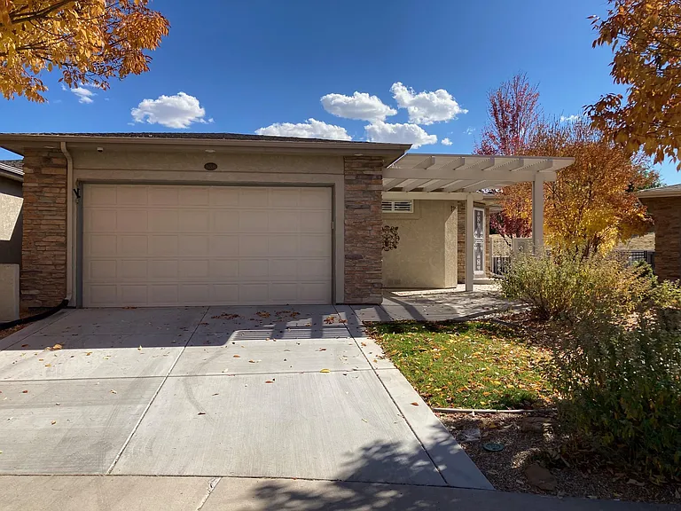 2657 Summer Vale Cir — Photo 2