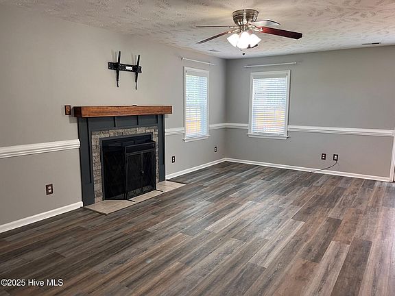 4th image of 204 S River Dr