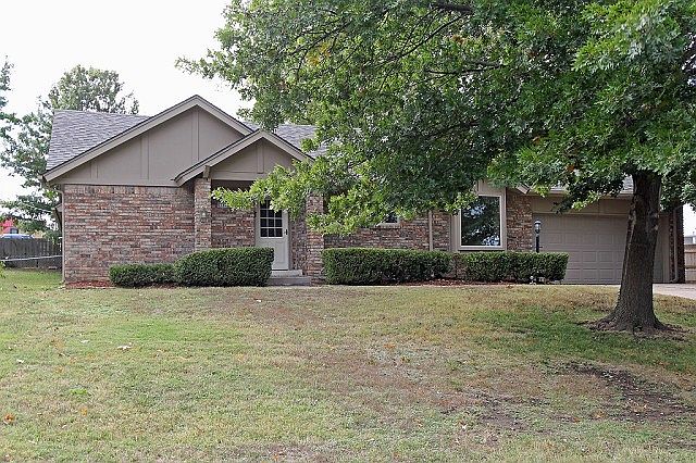 Great ranch style starter home