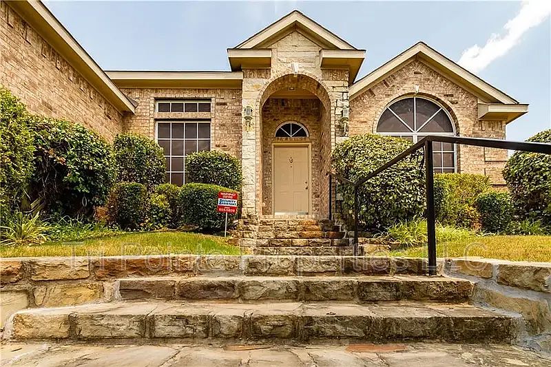 1st image of 2110 Hollow Way