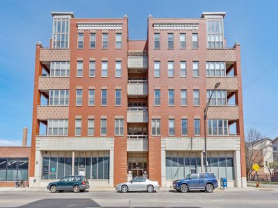 2700 W Belmont Ave UNIT 207, Chicago, IL, 60618