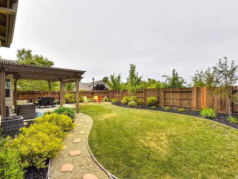 2101 Demetrius Way — Photo 23