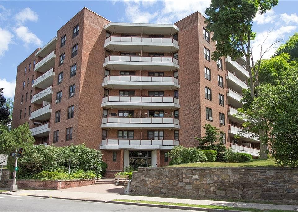 1st image of 325 King St APT 6L