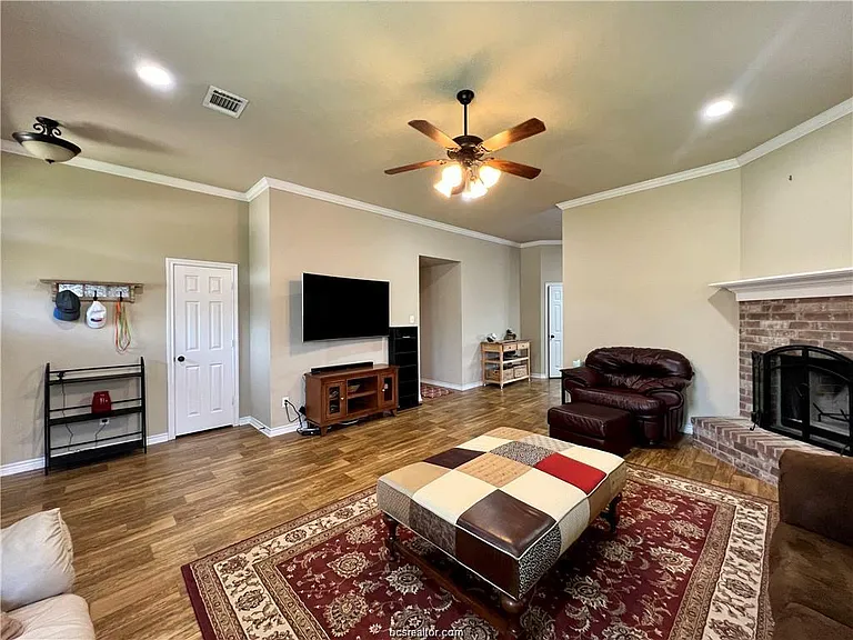 952 Dove Landing Ave — Photo 4
