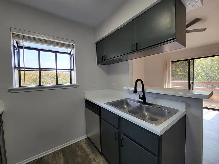 Oak Bend — Photo 13