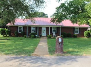 1313 English Ln, Tuscumbia, AL 35674
