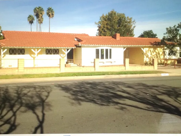 Palm Ave