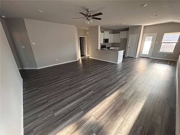 3rd image of 1056 Verona Dr