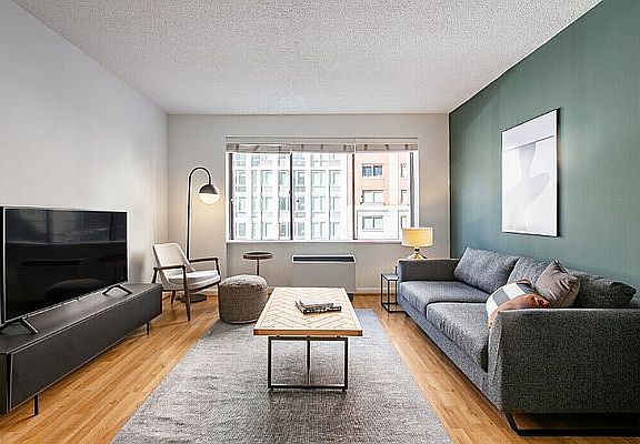 2nd image of 245 7th Ave APT 5C