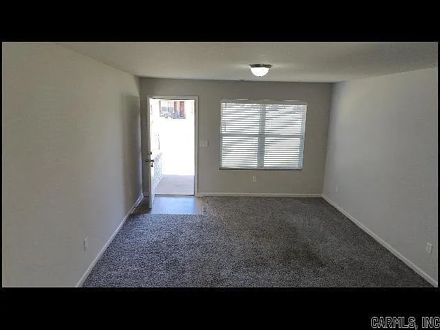 36 Avant Garde Dr — Photo 2