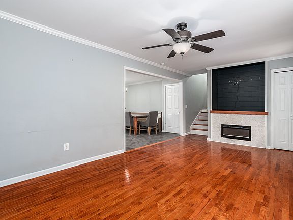 5th image of 729 Scenic Dr NE