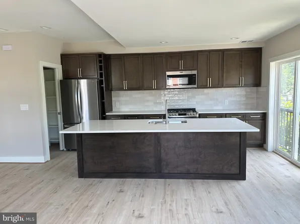 234 15th St NE, Washington, DC 20002