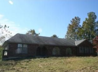 3076 Oakwood Dr, Napoleon, MO 64074