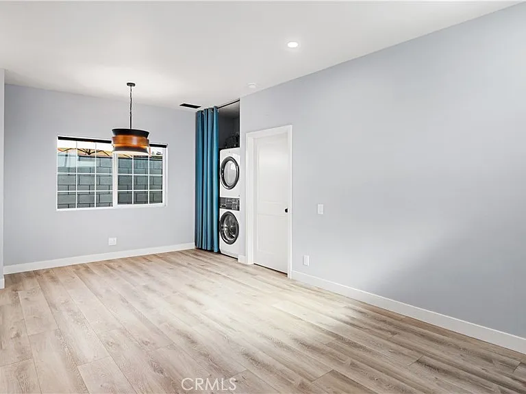 727 E Myrtle Ave #B — Photo 10