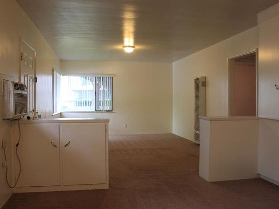 4th image of 318 La Paloma St