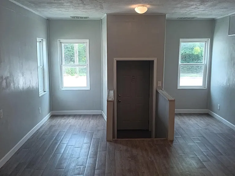 1302-1304 S 4th St #3 — Photo 2