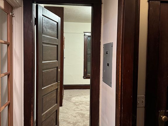 4th image of 709 E 5th Ave #C