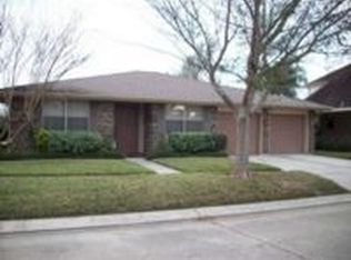 3132 Lake Trail Dr, Metairie, LA 70003